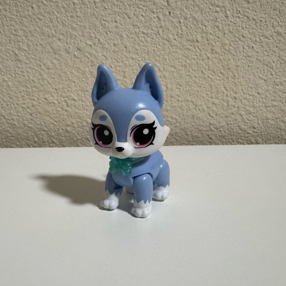 Cute Blue Husky figure - Pet Rescue ZURU 2.5”